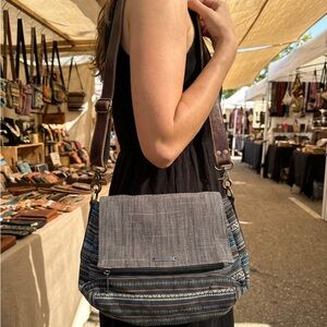 Dakine Jodi Vintage Stylish Striped Crossbody Bag